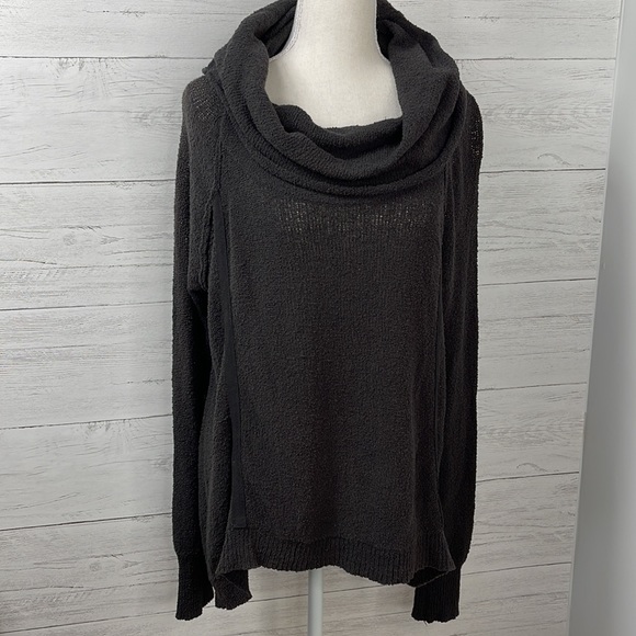 FREE PEOPLE SWEATER - Picture 3 of 7